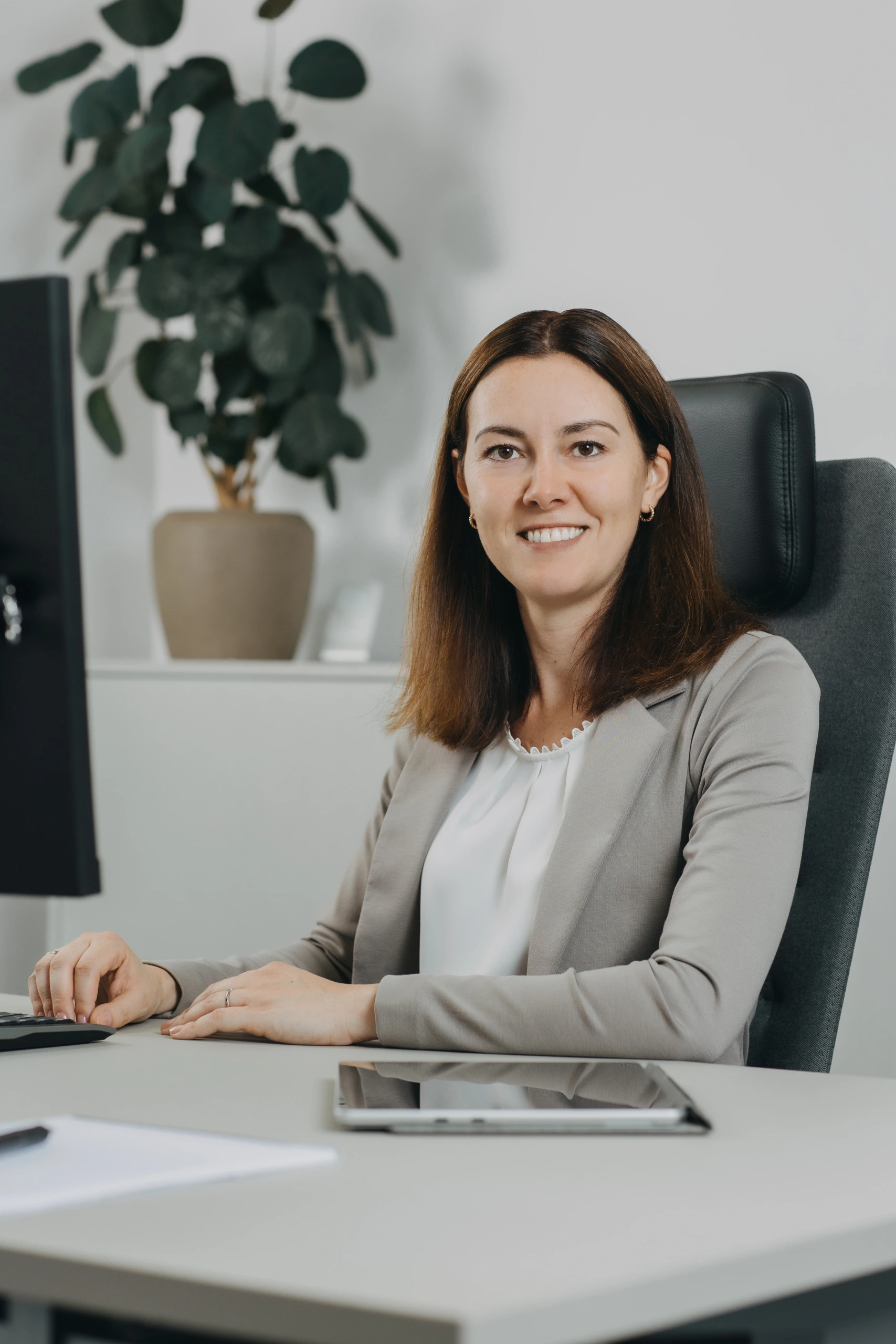 Tatjana bartl steuerberaterin arbeitsplatz 01
